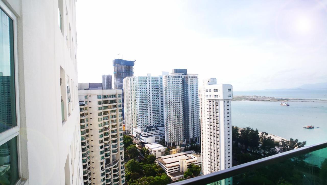 Mansion One Entire House 3 Queenbeds - Spacious Balcony Seaview ジョージタウン エクステリア 写真