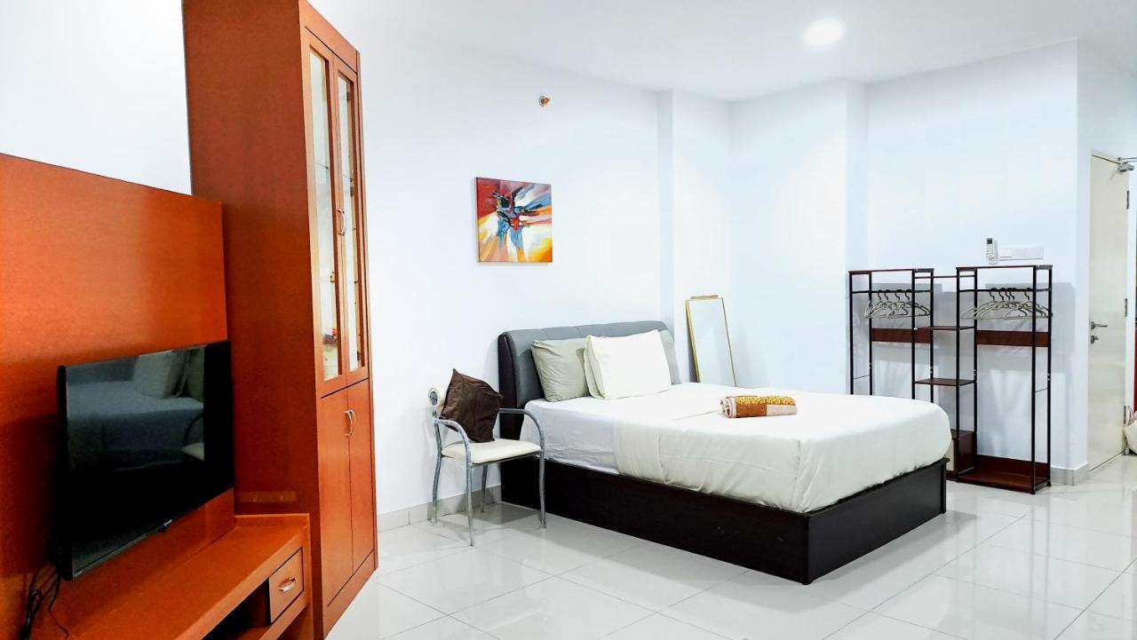 Mansion One Entire House 3 Queenbeds - Spacious Balcony Seaview ジョージタウン エクステリア 写真