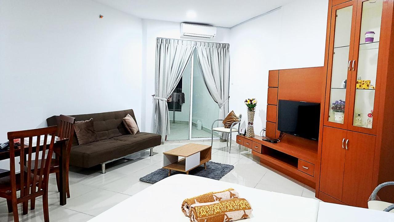 Mansion One Entire House 3 Queenbeds - Spacious Balcony Seaview ジョージタウン エクステリア 写真