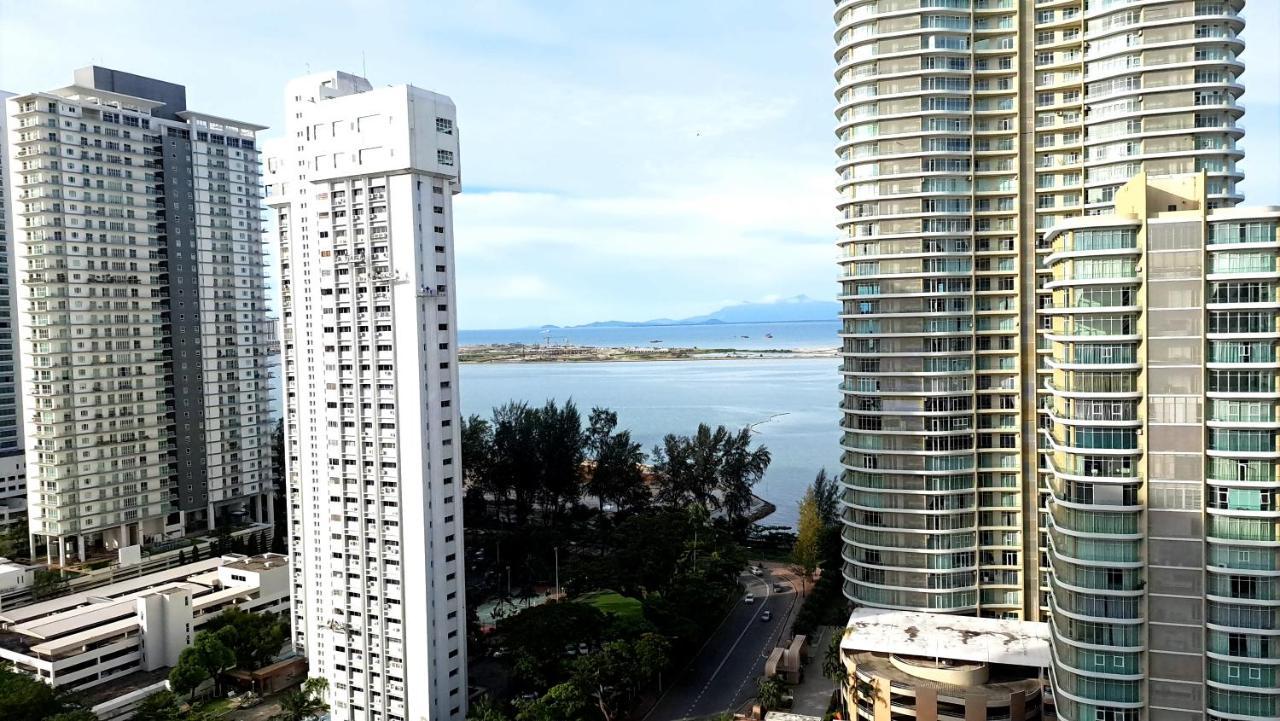 Mansion One Entire House 3 Queenbeds - Spacious Balcony Seaview ジョージタウン エクステリア 写真